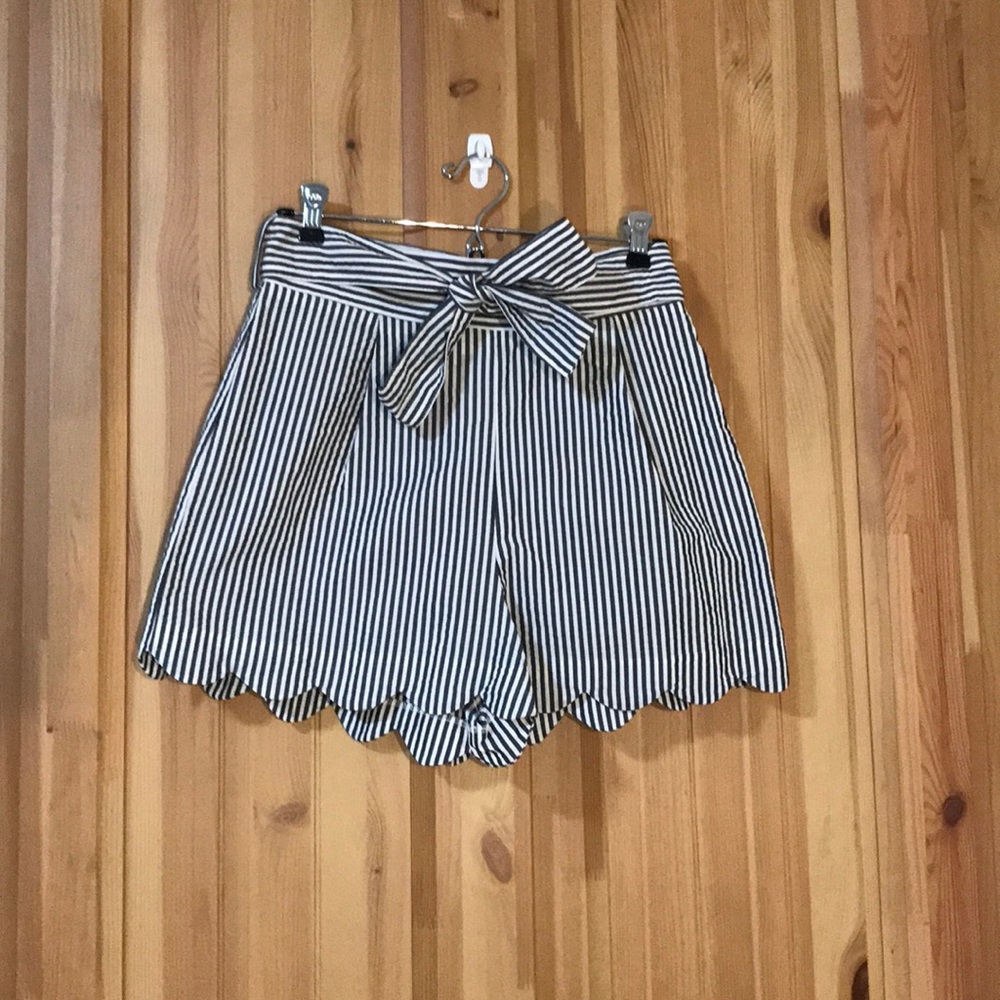 H & M High Waisted Scalloped Shorts